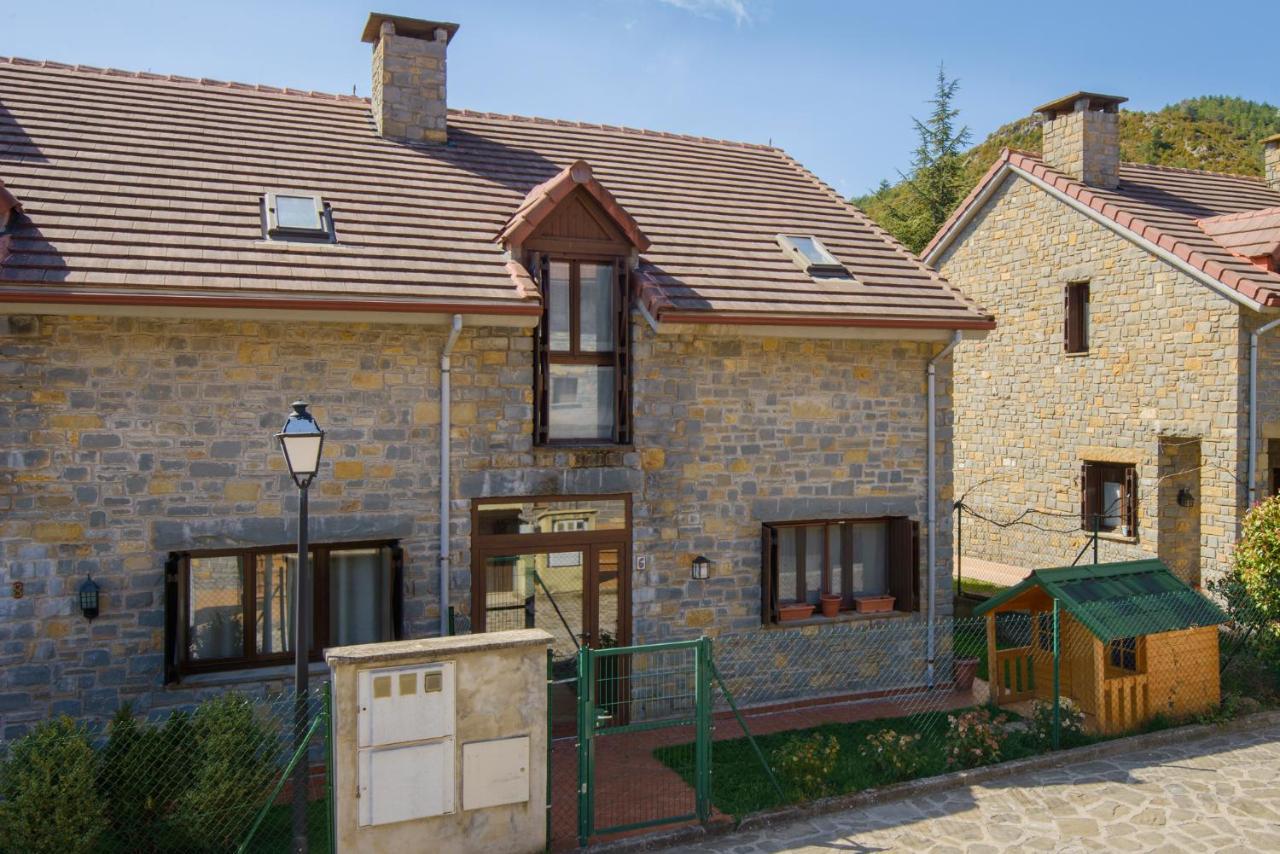 Casa Con Jardin En Hecho Villa Екстериор снимка